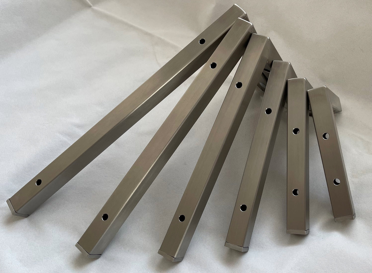 BECK-SWS - Wandhalterung / Winkel aus V2A / Edelstahl - Rohr 25x25x2mm. verschiedene Ausführungen